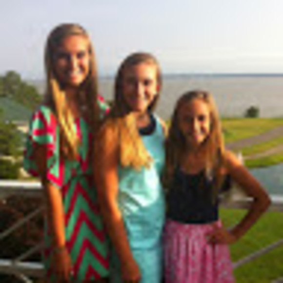 Meet your Posher, Lucie - Picture 1 of 1